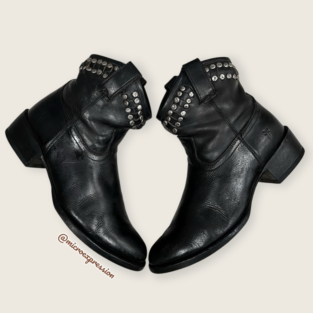 RARE Frye Diana Vintage Distressed Black Leather Stud Pull-On Cowgirl Ankle Boot - Picture 16 of 16